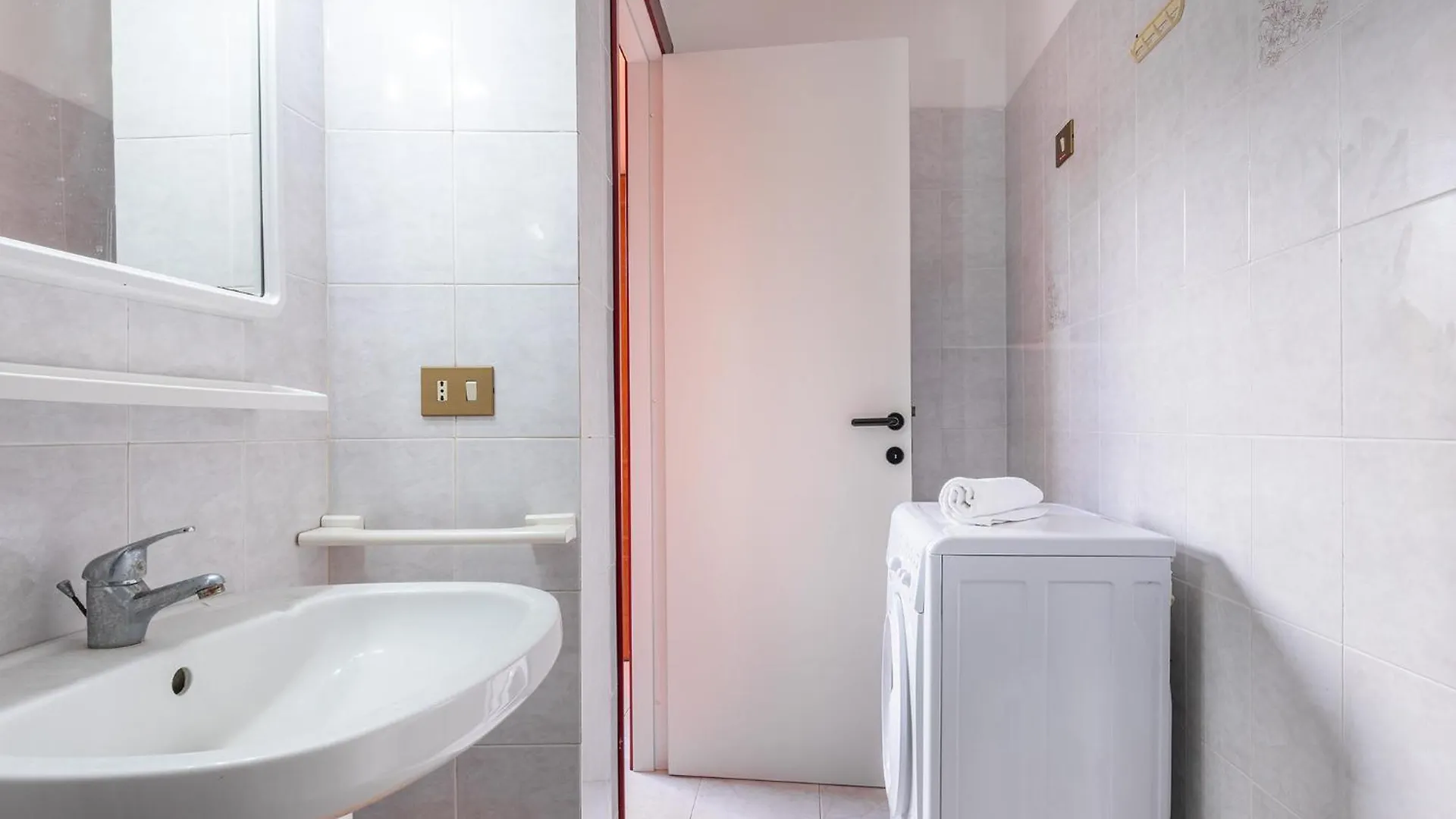 Salina Heaven Retreat 2 Apartment Calasetta 0*,  Italy